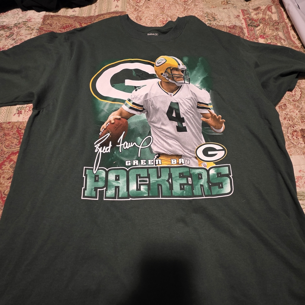 Reebok Dark Gray T-Shirt with Pink Logo B1